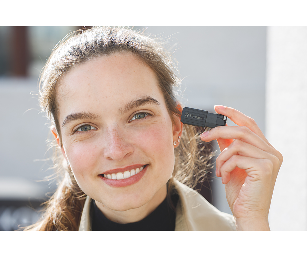 VERBATIM 49064 - 32GB PINSTRIPE USB 2.0 DRIVE